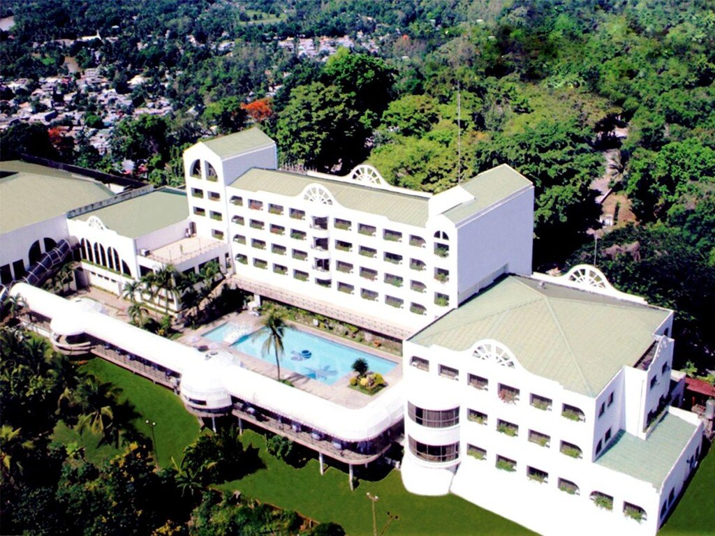 beautiful buildings in cagayan de oro 